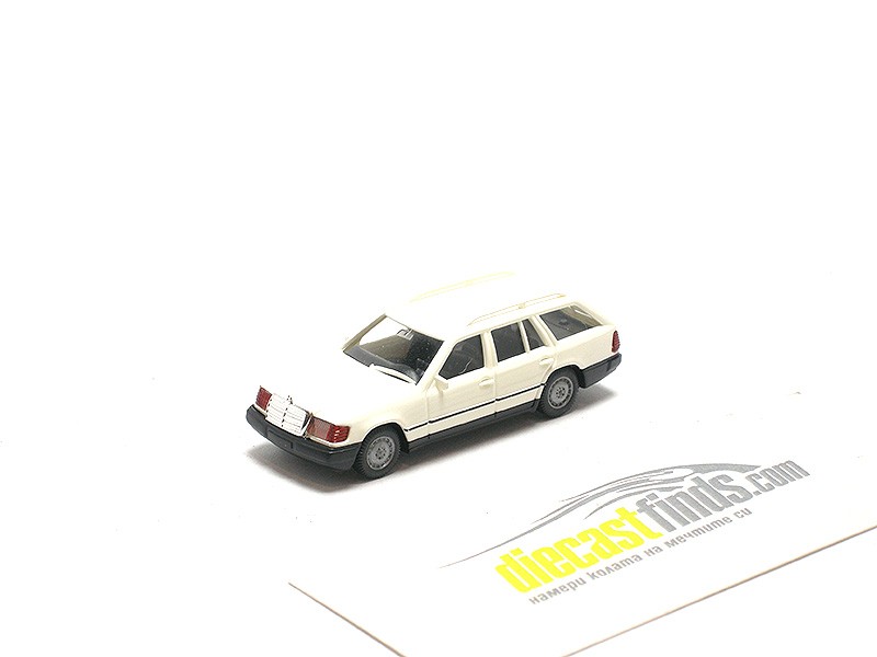 Mercedes-Benz 230 TE (W124) 1991 white