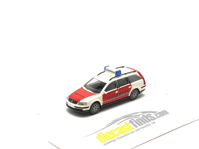 Volkswagen Passat Variant B5 "Feuerwehr" 2001 white/red