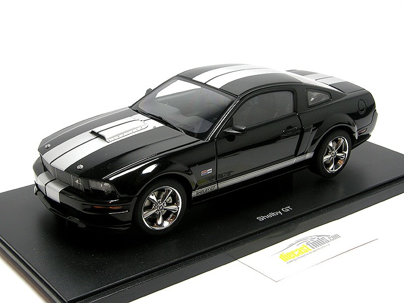 Ford Mustang Shelby GT 2007 black/silver stripes