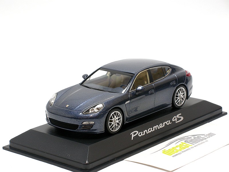 Porsche Panamera 4S Metallic Blue
