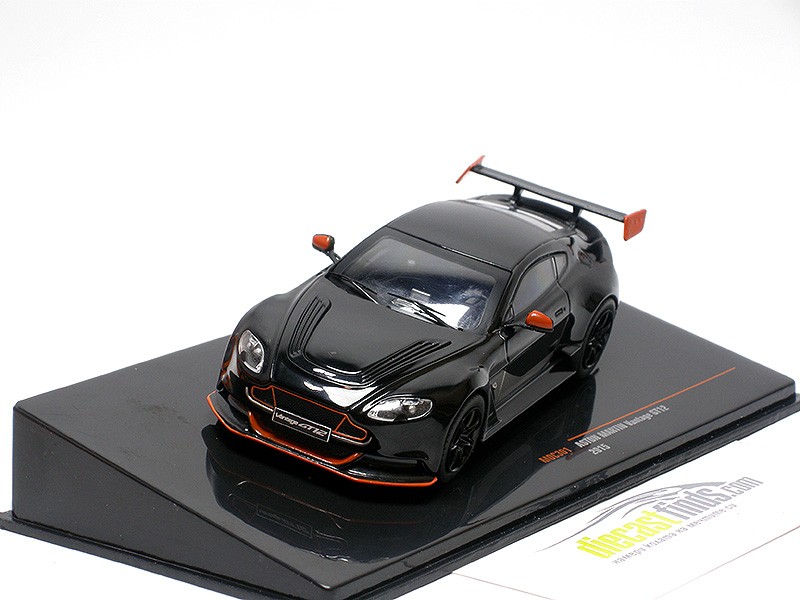 Aston Martin Vantage GT12 2015